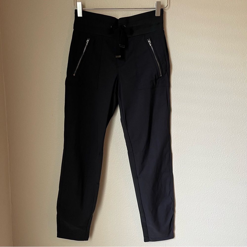 Athleta Black Zippered Pocket Joggers Size 2 Petite
